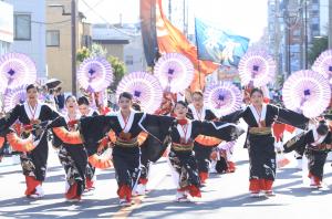 入選　傘の花をバックに