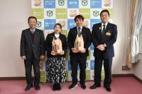 南魚沼市から坂戸市のこども食堂などへの備蓄米贈呈式