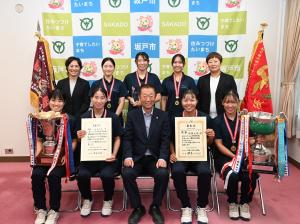 城西大学女子ソフトボール部表敬訪問