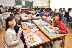 学校給食の画像１