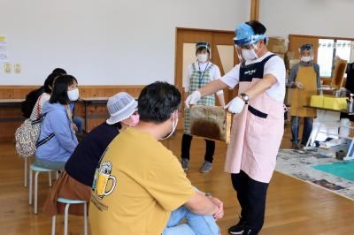 春のはちみつ搾り会