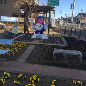 坂戸駅前 さかっち像