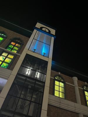 坂戸駅舎ブルーライトアップ